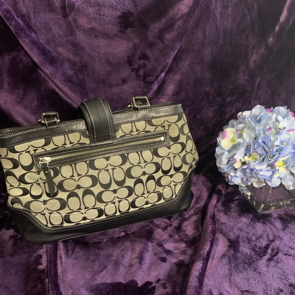 Coach Satchel signature bag - Picture 2 of 5